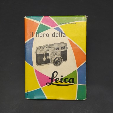 Volume Il libro della Leica, Alfredo Ornano con macchie di umidità nelle pagine