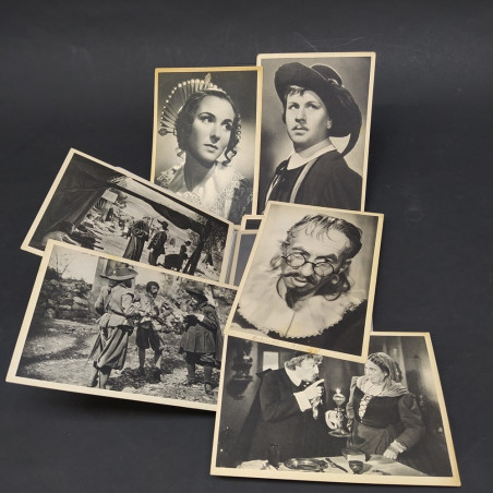 Album con 26 cartoline con immagini di scena e del film I promessi sposi, 1941