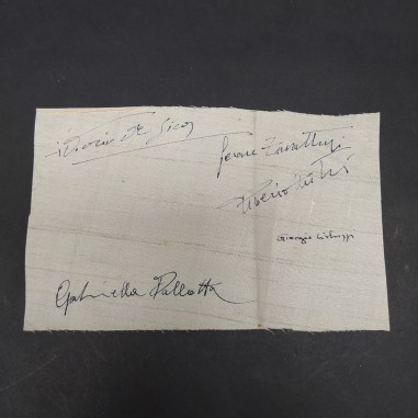 5 autografi su tessuto: De Sica, Zavattini, Listuzzi, Pallotta ben conservati