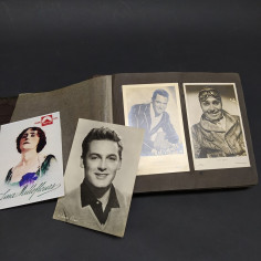 Album con 102 cartoline di attori internazionali anni '30-'40, dimensioni 14x9cm 2
