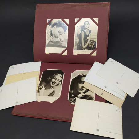 Album con 105 cartoline di attori internazionali degli anni '30 e '40. Ottimo