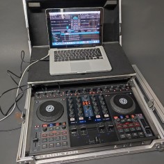 Set dj composto da Traktor Kontrol S4  + Apple 1278 + case 2