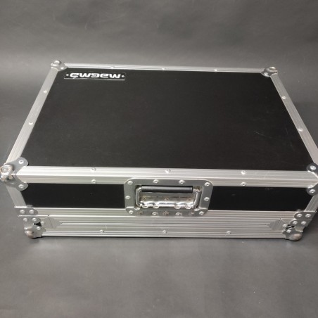 Set dj composto da Traktor Kontrol S4  + Apple 1278 + case