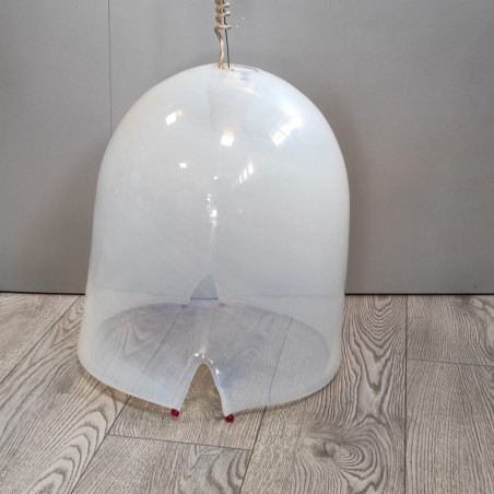 Lampadario Leucos 80s campana in vetro latte
