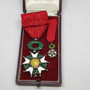 Cofanetto con coppia decorazioni Legion d'Onore Francese