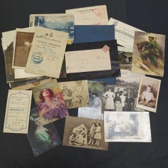 Accumulo di cartoline e documenti primo 900