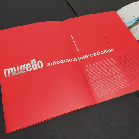 Cartellina Autodromo internazionale del Mugello con autografo di Loris Capirossi