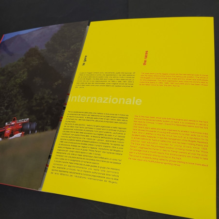 Cartellina Autodromo internazionale del Mugello con autografo di Loris Capirossi