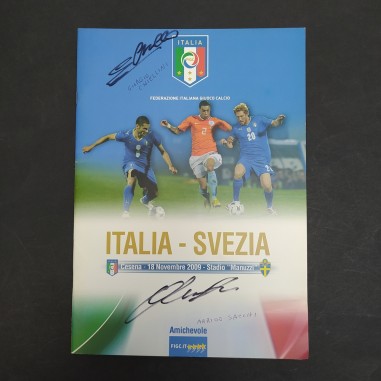 Pubblicazione per la partita di calcio Italia-Svezia 2009 con autografi