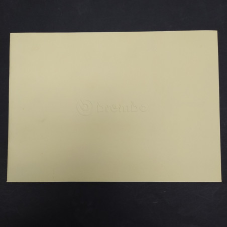 Brochure aziendale dei freni Brembo. Leggero alone ingrigito in copertina