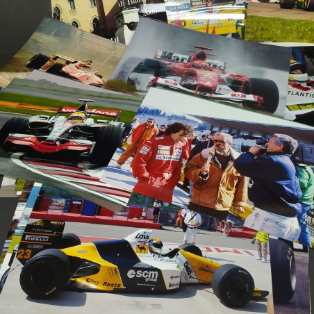 Lotto di 126 foto di auto, piloti, circuiti di F1, misure varie ben conservate