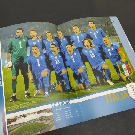 Pubblicazione in occasione della partita Italia-Svezia 2009 con autografi