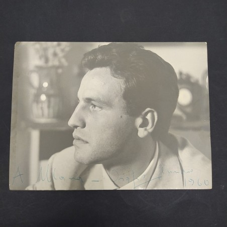 Foto con autografo di attore/cantante Orazio non identificato. Piccolo strappo