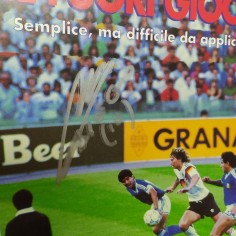 Ritaglio con autografo di Diego Armando Maradona. Buone condizioni 2