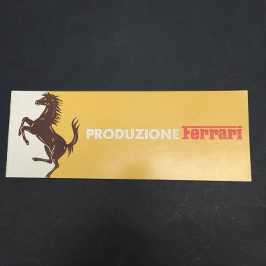 Catalogo Produzione Ferrari in italiano, francese e inglese. Copertina con aloni