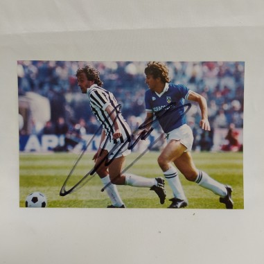 Fotografia di Michele Platini e Zico con autografo attribuito a Platini. Buono