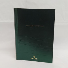 Catalogo orologi Rolex Oyster Perpetual 2011. Macchie sul retro