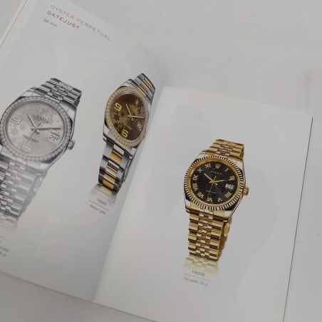 Catalogo orologi Rolex Oyster Perpetual 2011. Macchie sul retro