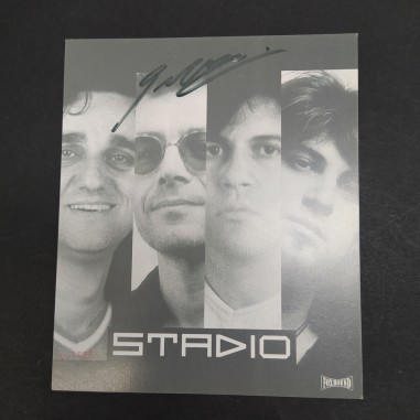 Cartolina del gruppo musicale Stadio con l'autografo di Gaetano Curreri. Buono
