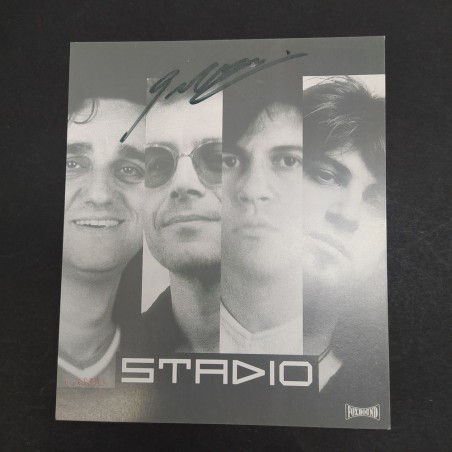 Cartolina del gruppo musicale Stadio con l'autografo di Gaetano Curreri. Buono