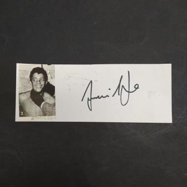 Ritaglio con foto e autografo del calciatore Amarildo Tavares. Buone condizioni