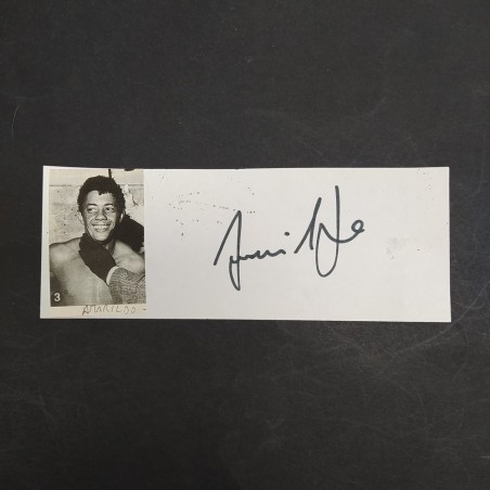 Ritaglio con foto e autografo del calciatore Amarildo Tavares. Buone condizioni