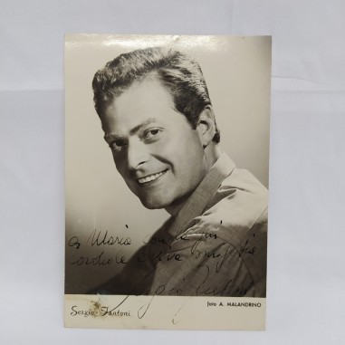 Cartolina con foto autografata di Sergio Fantoni, 15x10,5 cm. Macchie