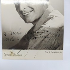 Cartolina con foto autografata di Sergio Fantoni, 15x10,5 cm. Macchie 2