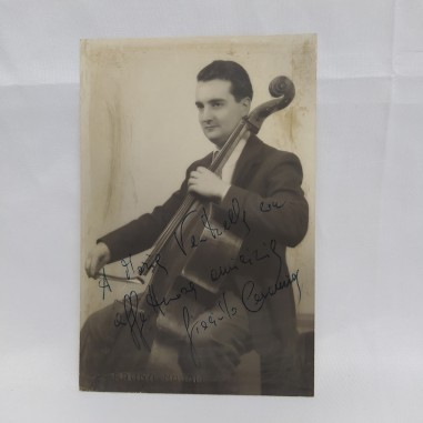 Cartolina autografata del violoncellista Giacinto Caramia da giovane con aloni