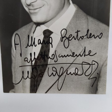 Cartolina con foto e autografo dell'attore Ugo Tognazzi, 15x10,5 cm, ottima