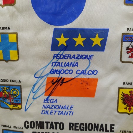 Gagliardetto FIGC Lega dilettanti con autografo di Baggio, ben conservato