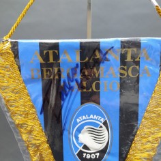 Gagliardetto Atalanta bergamasca calcio 1963 con autografo di Duvan Zapata 2