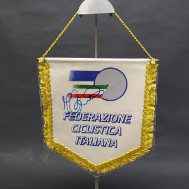 Gagliardetto Federazione ciclistica italiana con l'autografo di Gimondi. Buono