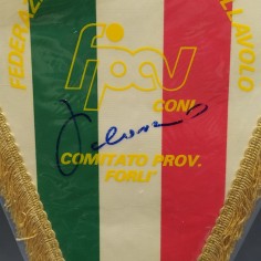 Gagliardetto Federazione Italiana Pallavolo con l'autografo di Julio Velasco 2