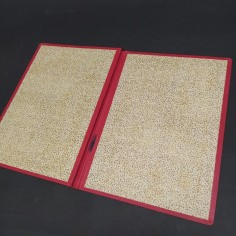 Cartellina portadocumenti con Croce di Malta in copertina. Macchie interne 2
