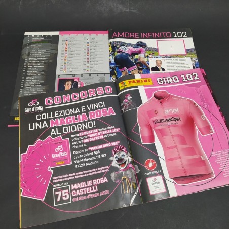 Lotto di 2 Album Panini Giro d'Italia Amore infinito 102 con autografi. Ottimi