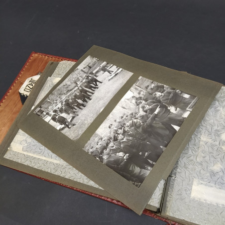 Album di foto di avieri e aerei militari anni 50/60 con stemma e spillino