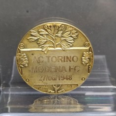 Medaglia A.C. Torino Modena F.C. 1948 in argento con simbolo del toro smaltato 2
