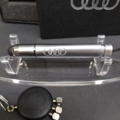 Portachiavi Audi con 4 postazioni per anellini e pennino separato. In cofanetto 2