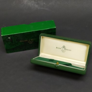 Cofanetto per orologio Baume & Mercier verde con macchioline di umidità