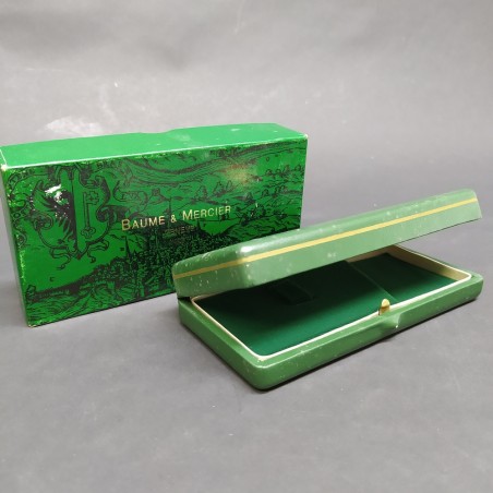 Cofanetto per orologio Baume & Mercier verde con macchioline di umidità