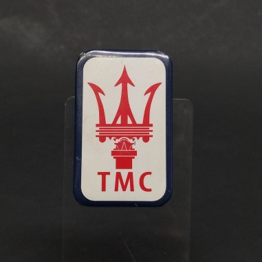 Spilla Maserati 70x45 mm colorata con piccole ammaccature agli spigoli