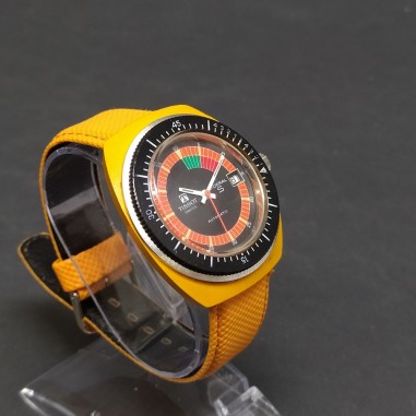 Orologio Tissot Sideral arancio con cassa in fiberglass e cinturino in pelle