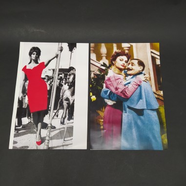 Lotto con 2 foto di Sofia Loren 30x40, una con Totò. Ottime condizioni