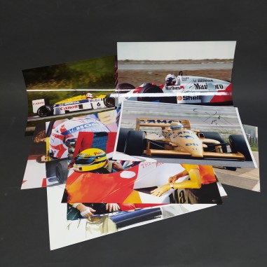 Lotto di 11 fotografie F1 con Ayrton Senna e altri autografi, dim. 45x30 cm