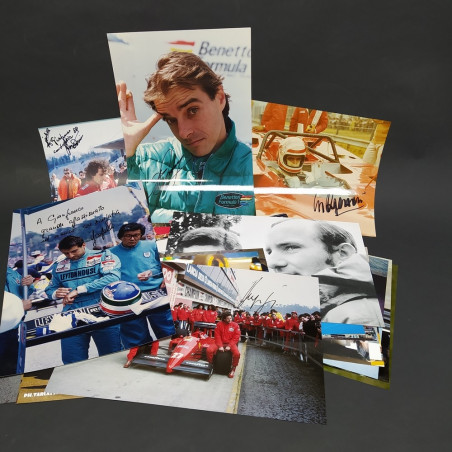 Lotto di 36 foto di F1 alcune con autografi, misure varie ben conservate