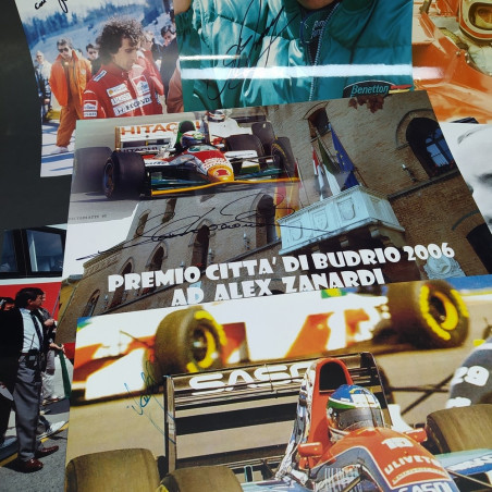 Lotto di 36 foto di F1 alcune con autografi, misure varie ben conservate