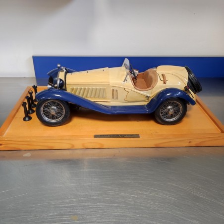Pocher Alfa Romeo Spider Touring Gran Sport 1932 modello auto con teca