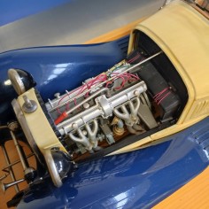 Pocher Alfa Romeo Spider Touring Gran Sport 1932 modello auto con teca 2
