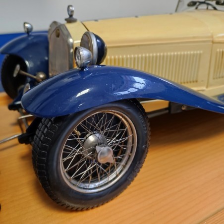 Pocher Alfa Romeo Spider Touring Gran Sport 1932 modello auto con teca